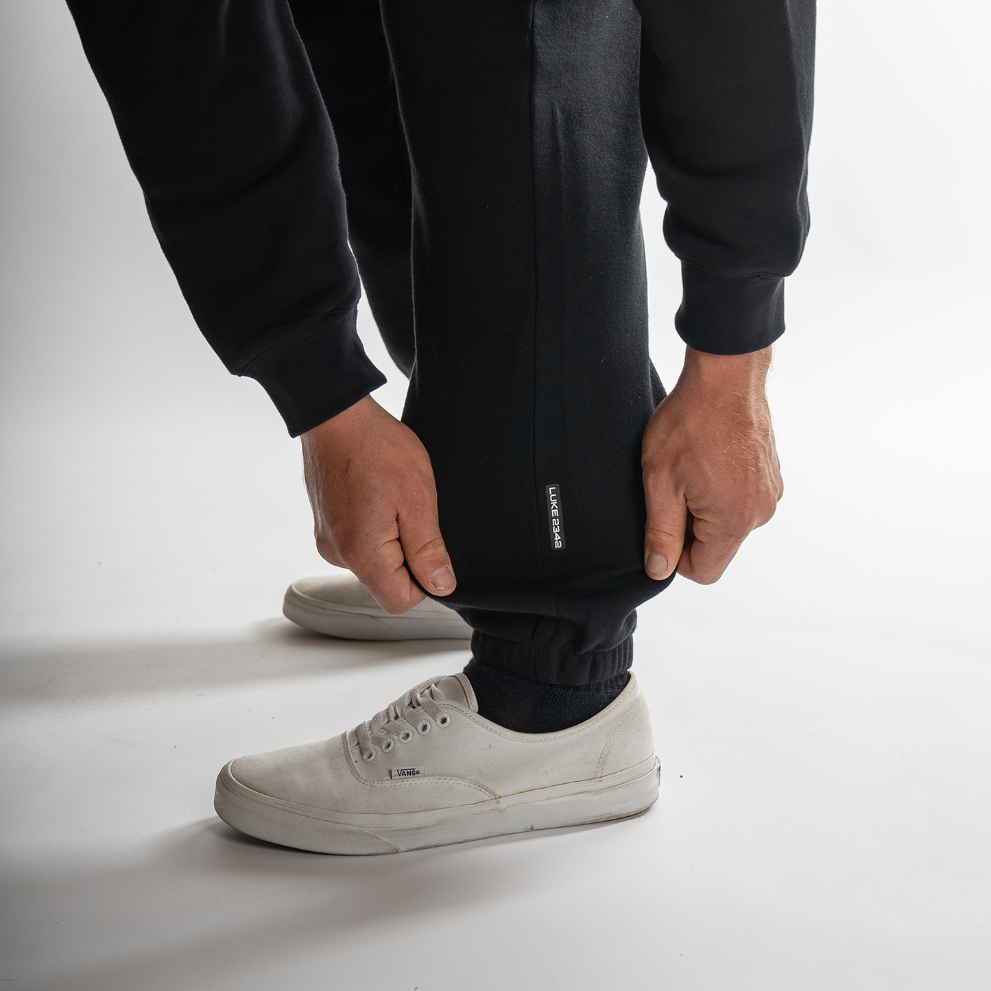 Cross Fleece Jogger - Black